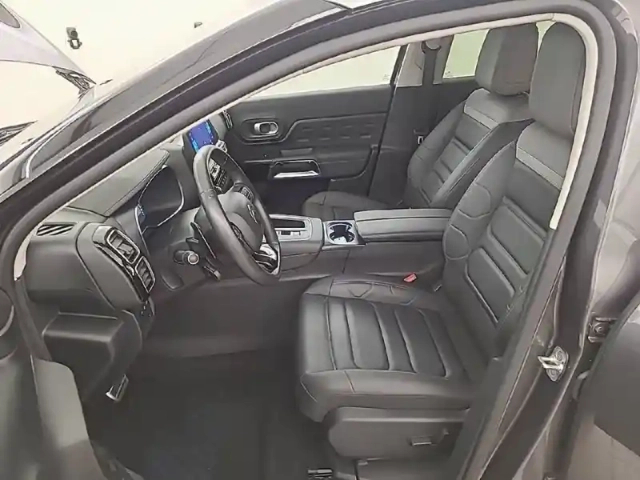 Citroën C5 Aircross hybride rechargeable 225 e-eat8 — photo 37