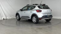 Dacia Sandero 1.0 TCe 90ch Stepway Confort — photo 8