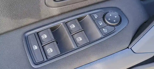 Dacia Bigster hybrid-g 150 4x4 — photo 16