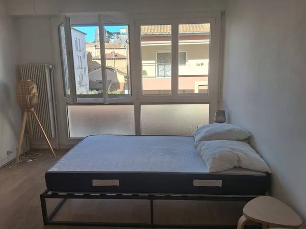 Studio 1 pièce 27 m²
