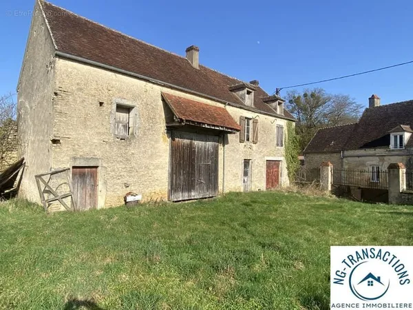 Maison de campagne à rénover non loin de VEZELAY.