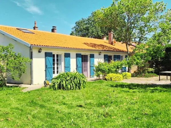 Maison 5 chambres au calme sur 3200m² constructible
