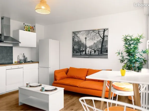 Tu cherches une coloc cosy, calme mais pas boring, à deux pas de la fac ?