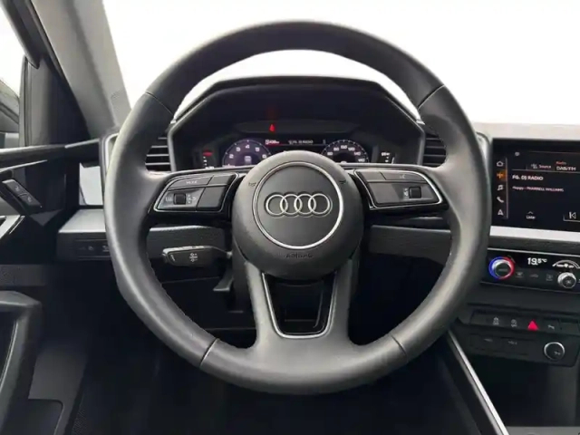 Audi A1 sportback 30 tfsi 116 ch s tronic 7 — photo 16