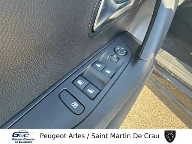 Peugeot 2008 puretech 100 s&amp;s bvm6 — photo 15
