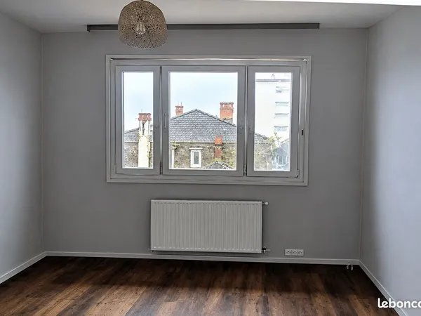 Pour investisseur, vente 2 pièces refait à neuf quartier gare Colmar