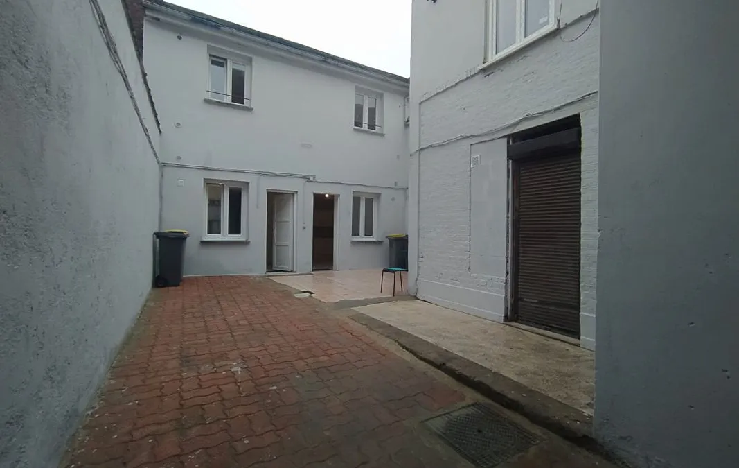 Photo 1