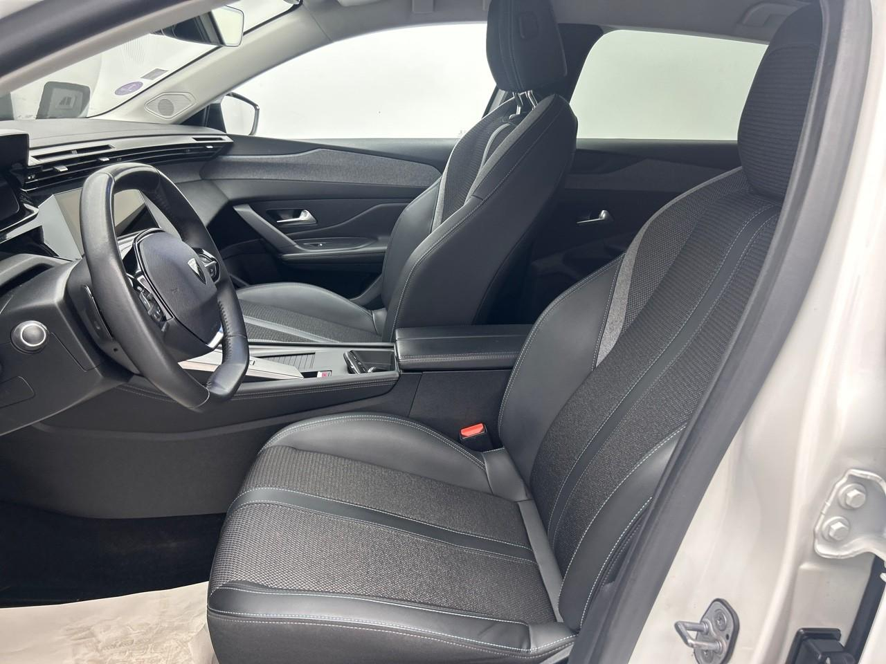 Peugeot 308 sw puretech 130ch s&s eat8 allure pack — photo 10