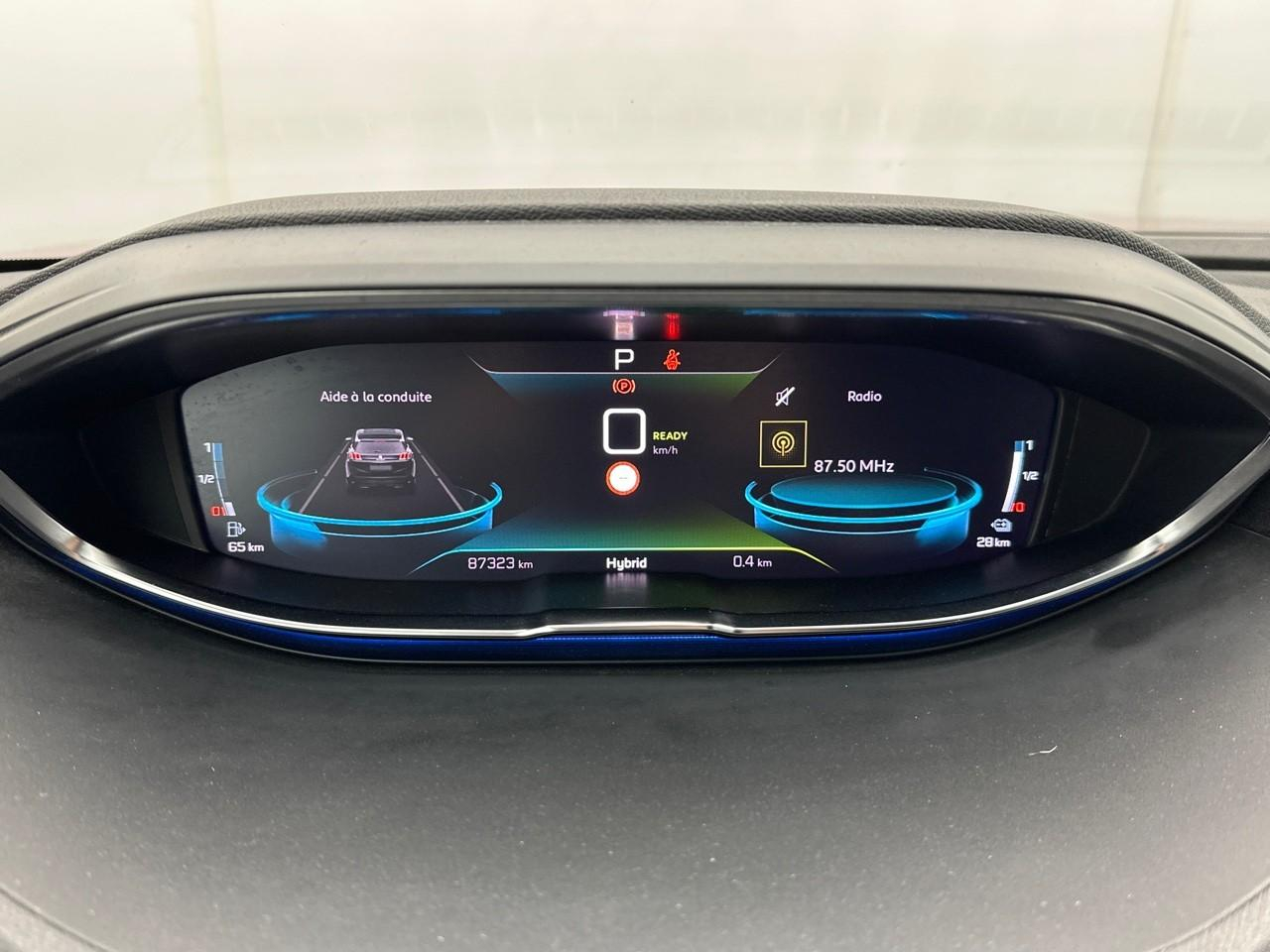 Peugeot 3008 hybrid4 300 e-eat8 gt — photo 22