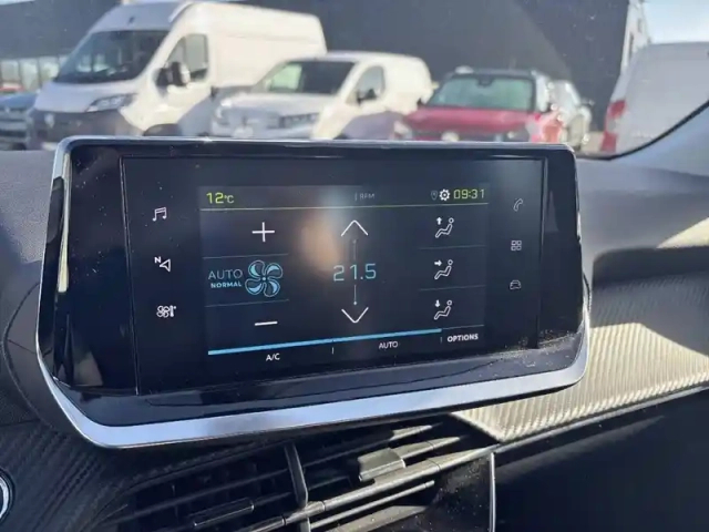 Peugeot 2008 electrique 136 ch — photo 41