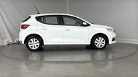 Dacia Sandero 1.0 TCe 90ch Expression — photo 4