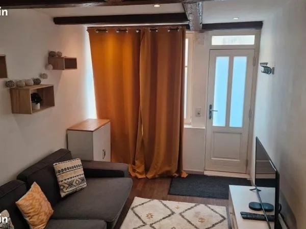 Charmante maison de ville triplex F3 meublée (55 m²) - Nancy Centre / Charles III