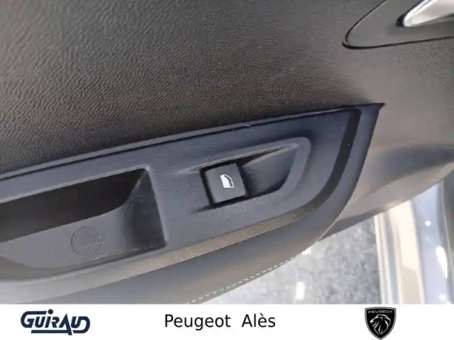 Peugeot 2008 puretech 130 s&amp;s bvm6 — photo 13