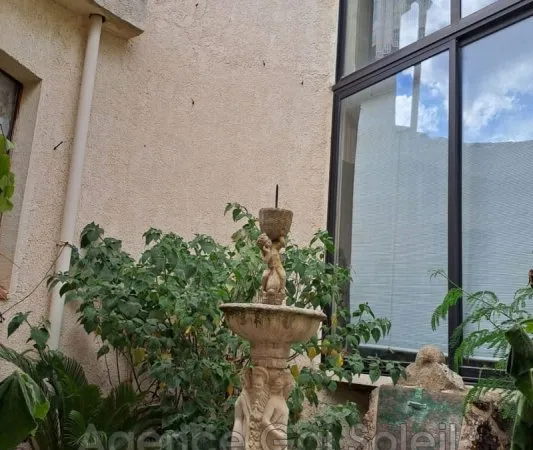 Maison 8 pièces 255 m²