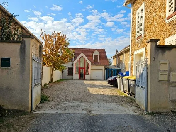 Local commercial chanteloup