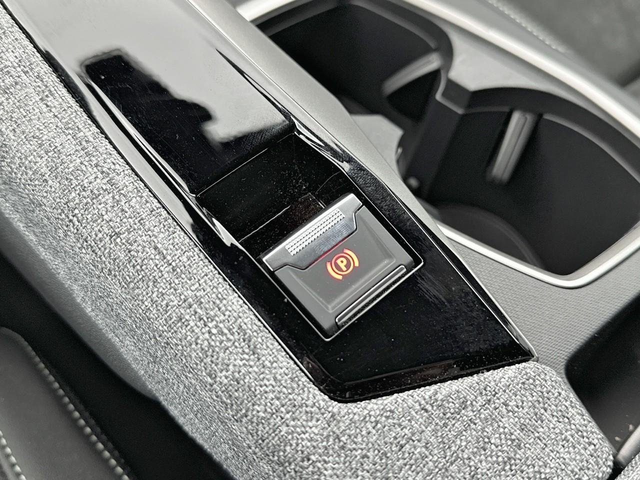 Peugeot 3008 hybrid 145 e-dcs6 gt — photo 33