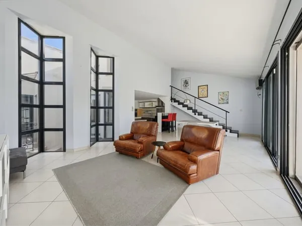 Exclusivité. Penthouse 150m2 avec terrasse vue Tour de Constance