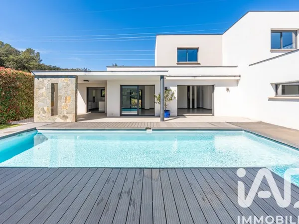 Maison 8 pièces 180 m²