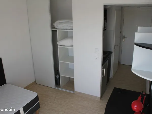 Studio, 17m², Meublé / Equipé