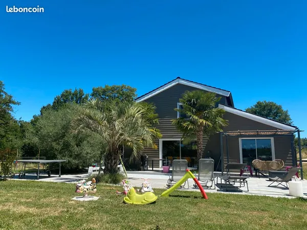 Propriété avec dépendance et piscine entre Lot et Périgord Noir. 289.000