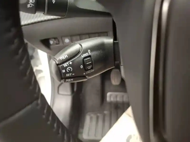 Peugeot 208 puretech 100 s&amp;s bvm6 — photo 28