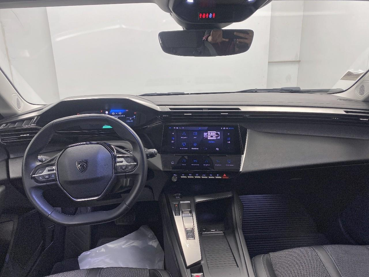 Peugeot 308 phev 180 e-eat8 allure pack — photo 8