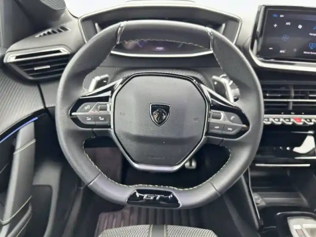 Peugeot 208 hybrid 110 e-dcs6 — photo 9