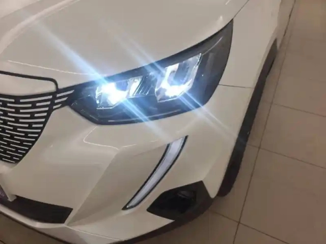Peugeot 2008 electrique 136 ch — photo 16