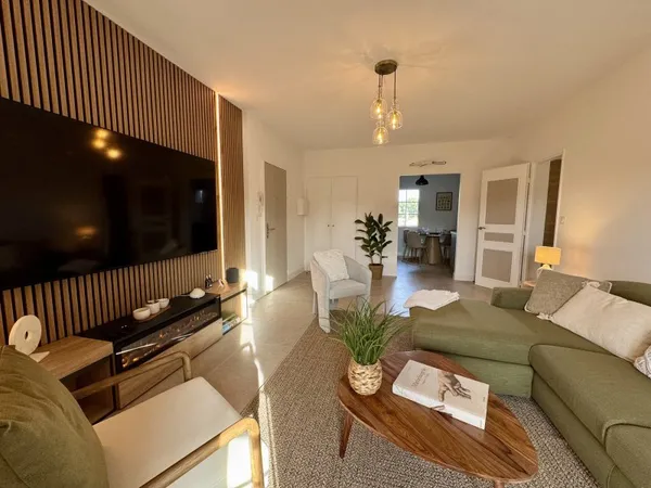 Vends superbe appartement rénové — hypercentre Saint-Rémy-de-Provence