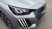 Peugeot 208 1.2 Hybrid 145ch Allure e-DCS6 — photo 17