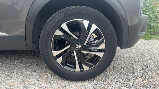 Peugeot 2008 1.2 PureTech 130 - Allure Pack – 2020 – 108671 km – Essence – Boîte Manuelle — photo 9