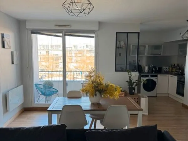 Bordeaux Bastide - T2 de 51 m² avec balcon, vue dégagée et parking