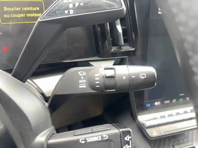 Renault Megane e-tech ev40 130ch standard charge — photo 33