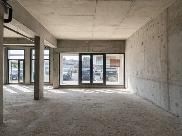 Local commercial 256 m²