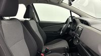 Toyota Yaris HSD 100h Dynamic 5p — photo 15