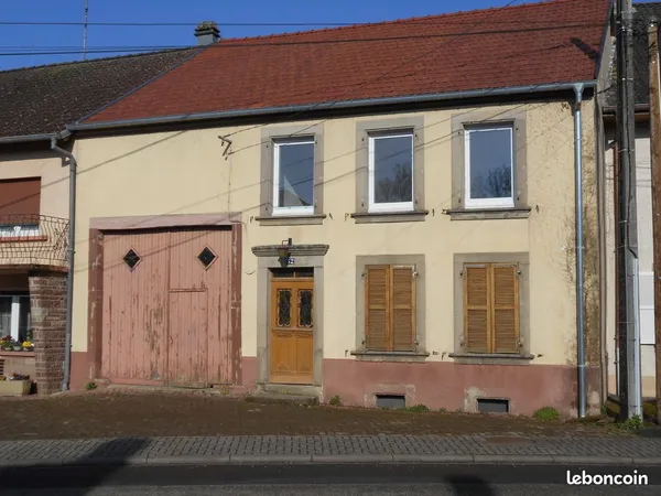 🏡 Maison de village mitoyenne 100 m² - toiture neuve - terrain 7,76 ares - à rénover (Berthelming)