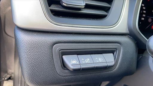 Renault Captur  1.3 TCe 140 MildHybrid EDC7 - Techno – 2023 – 34163 km – Hybride essence – Boîte Manuelle — photo 17