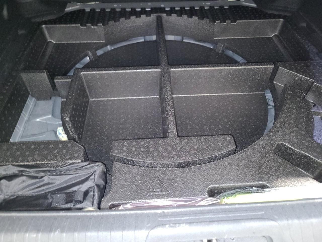 Peugeot 408 puretech 130 ch s&s eat8 allure pack — photo 25