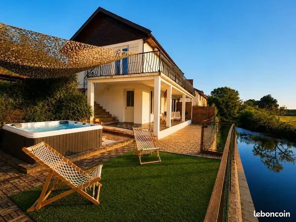 Propriété de charme au bord de l'eau