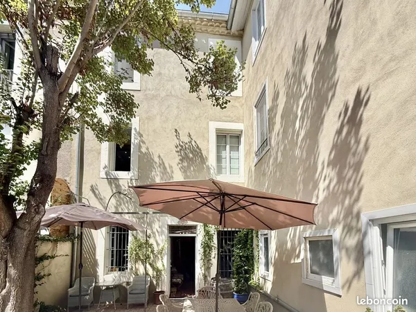 Maison de ville 8 pièces 230 m²