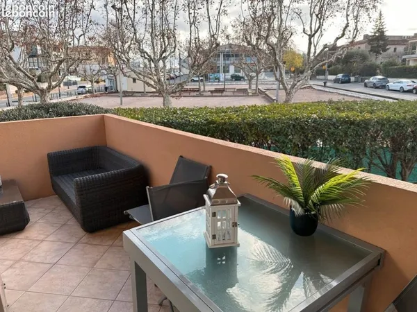 📌 Appartement meublé Grande terrasse Parking Clim - 10 mn des plages - Disponible immèdiatement