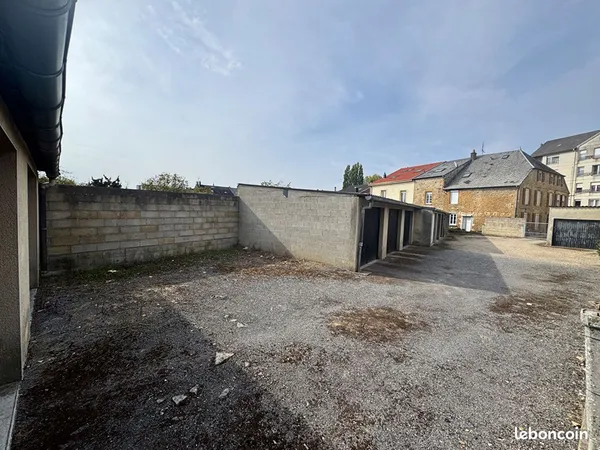 Parking/box 12 pièces 500 m² CHARLEVILLE MEZIERES