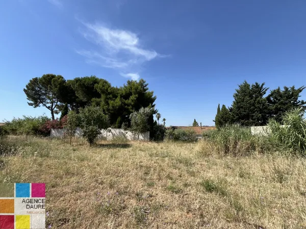 Terrain constructible 697 m²