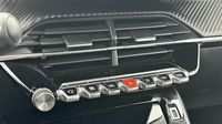 Peugeot 2008 1.2 PureTech 100ch S&S Allure Pack — photo 15