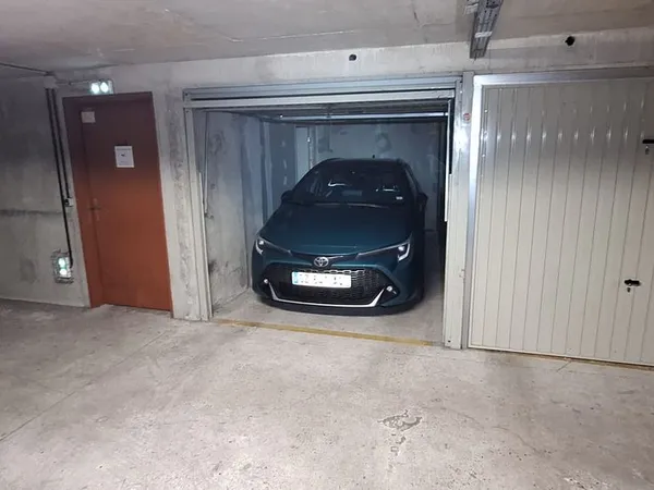 Garage sécurisé + remise à deux pas du métro - Opportunité rare à Aubervilliers