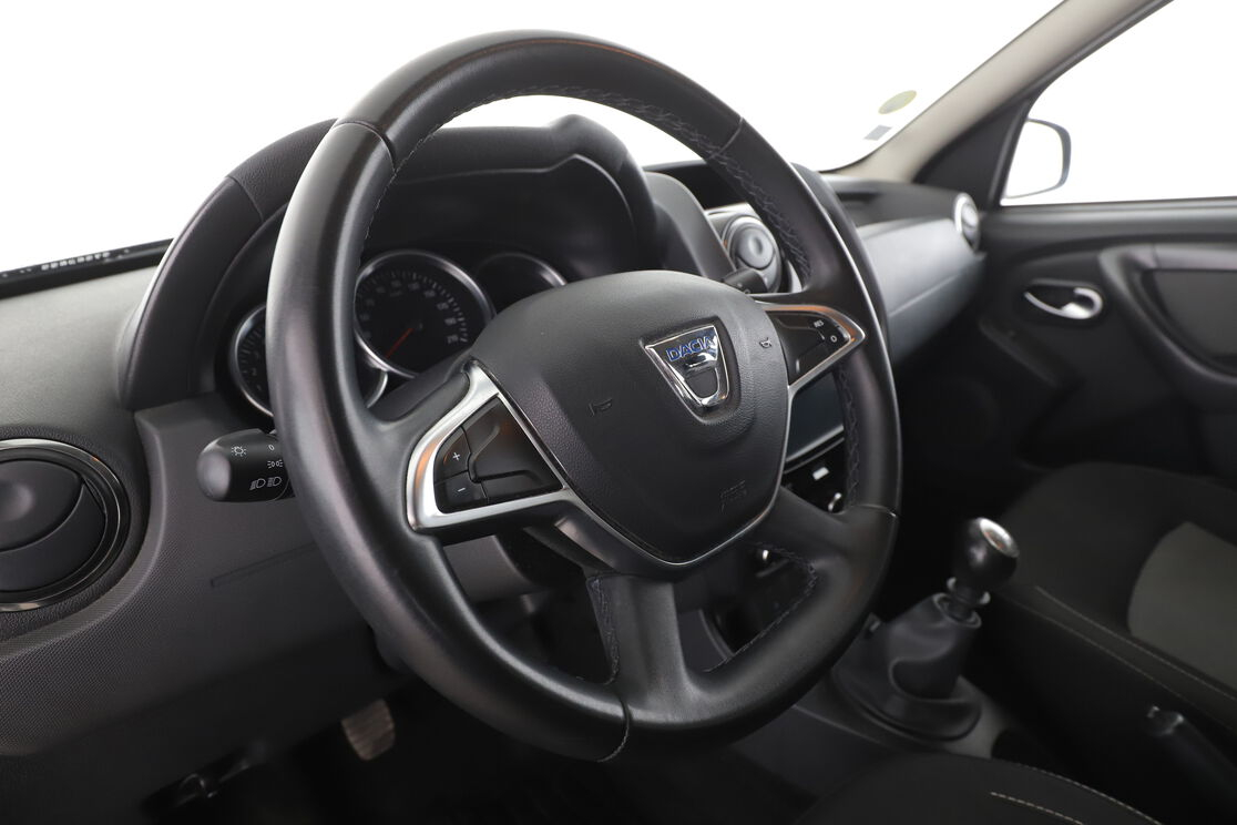 Dacia Duster 1.5 dCi Black Touch 4x2 — photo 10
