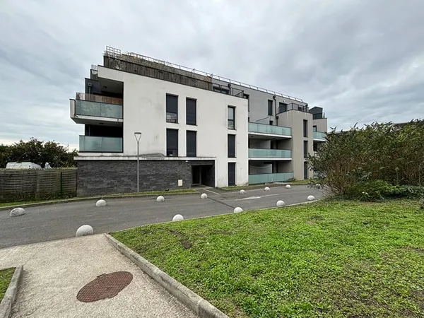 A vendre appartement T2 CENON, terrasse, place de parking