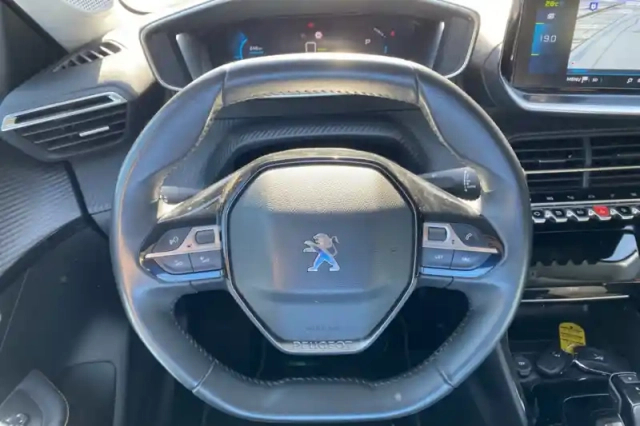 Peugeot 208 electrique 50 kwh 136ch — photo 16