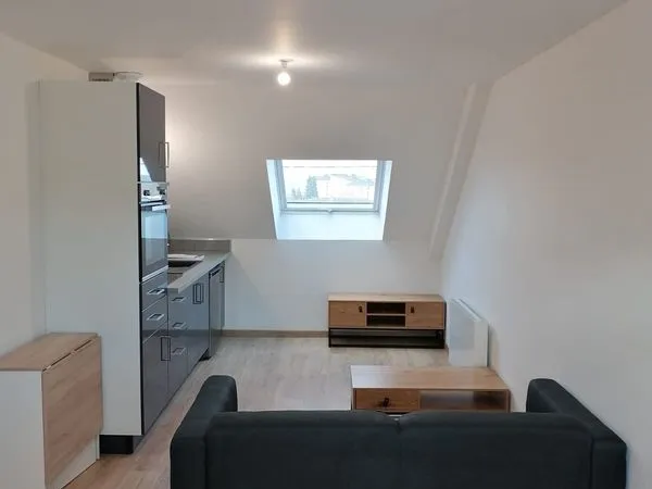 Grand studio meublé bien placé