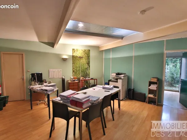 Garage 178 m² Bourgoin-Jallieu